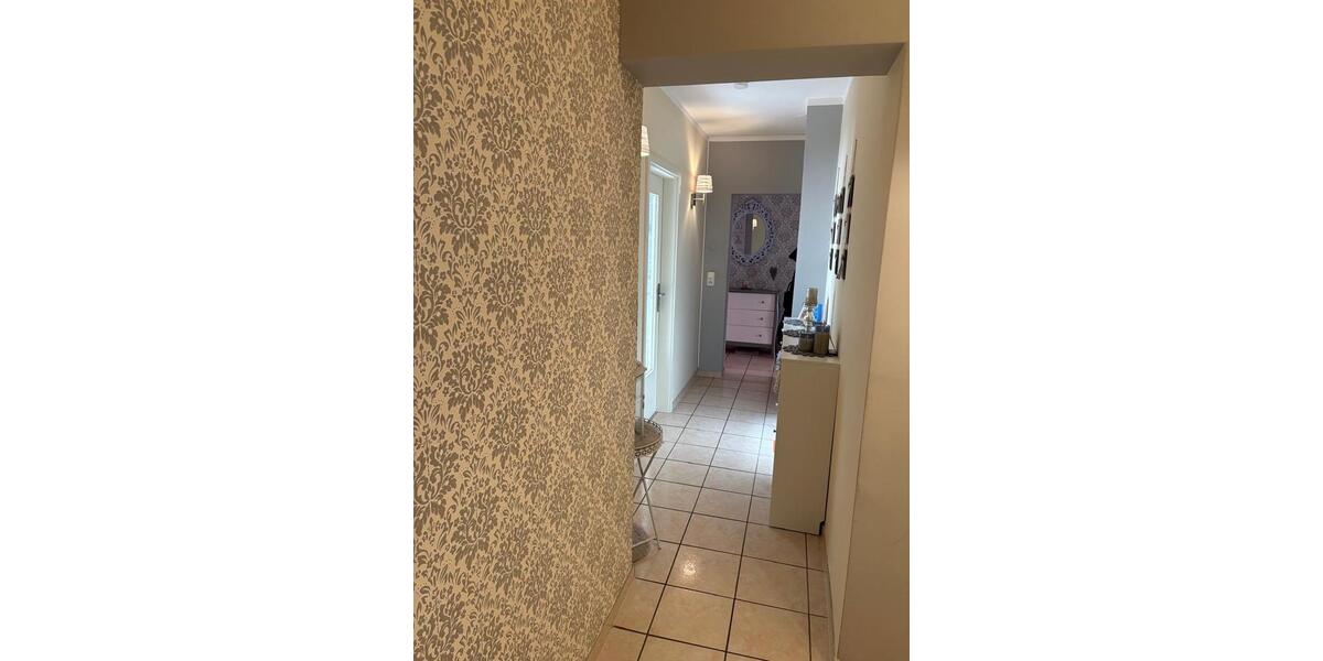 Etagenwohnung Duisburg Essenberg - 4 Zimmer, 100 m&sup2;, 190.000&euro; | Angebot:26115477