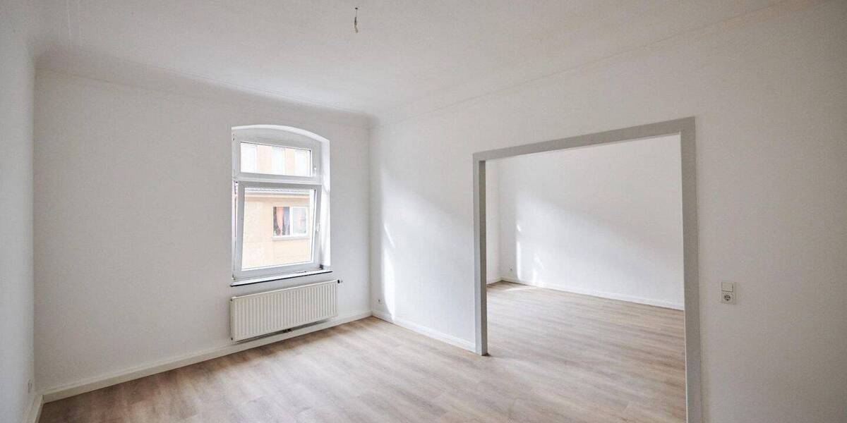 Etagenwohnung Düsseldorf Eller - 3 Zimmer, 96 m&sup2;, 1.340&euro; | Angebot:26434462