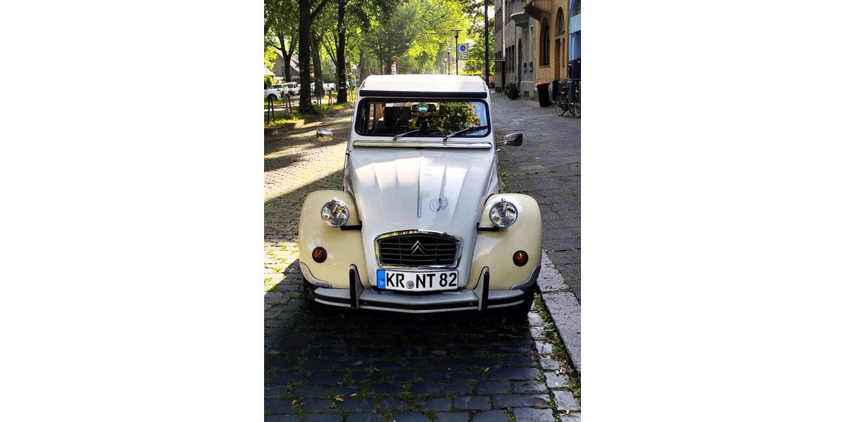 Citroen 2 CV 103.500 km 9.300 &euro; Krefeld 47799