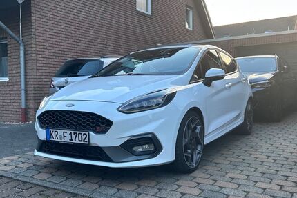 Ford Fiesta 61.713 km 15.500 € Krefeld 47807