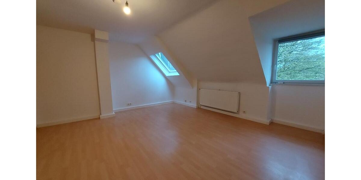 Dachgeschoßwohnung Gelsenkirchen Gelsenkirchen-Nord - 3.5 Zimmer, 68 m&sup2;, 575&euro; | Angebot:26396509