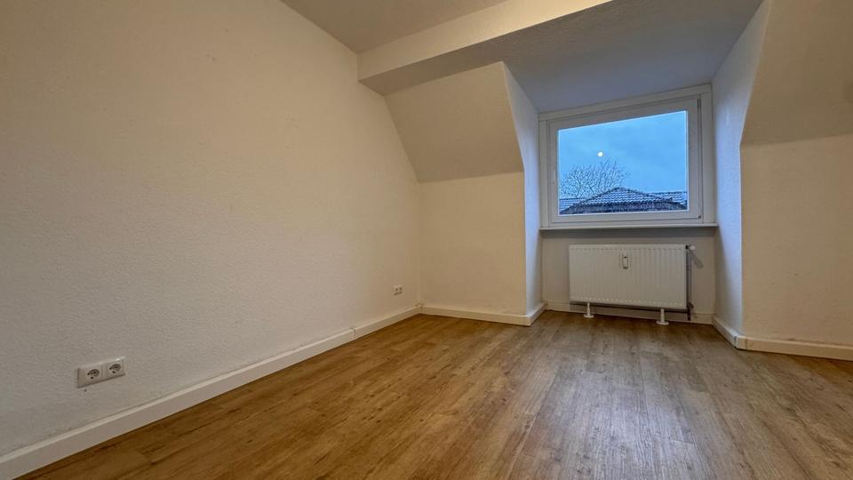 Dachgeschoßwohnung Essen Stadtbezirk VI - 2 Zimmer, 40 m&sup2;, 435&euro; | Angebot:24967368