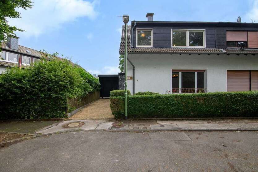 Haus zum Kaufen in Essen 275.000 € 144 m²