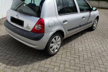 Renault Clio 102.000 km 2.000 &euro; Duisburg 47139