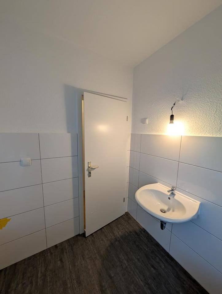 ~ Frisch renoviert mit modernem Bad und Küche ~ zimmer