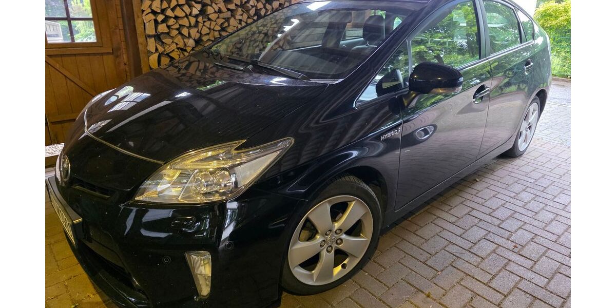 Toyota Prius 144.000 km 12.750 &euro; Dinslaken 46535