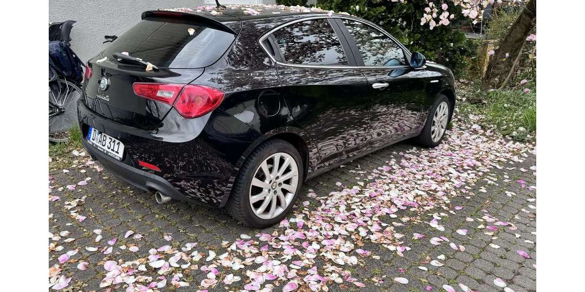 Alfa Romeo Giulietta 247.000 km 6.000 € Düsseldorf 40597