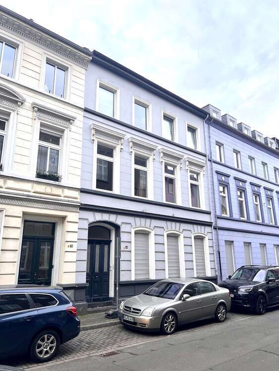Haus zum Kaufen in Krefeld 529.000 € 278.91 m²