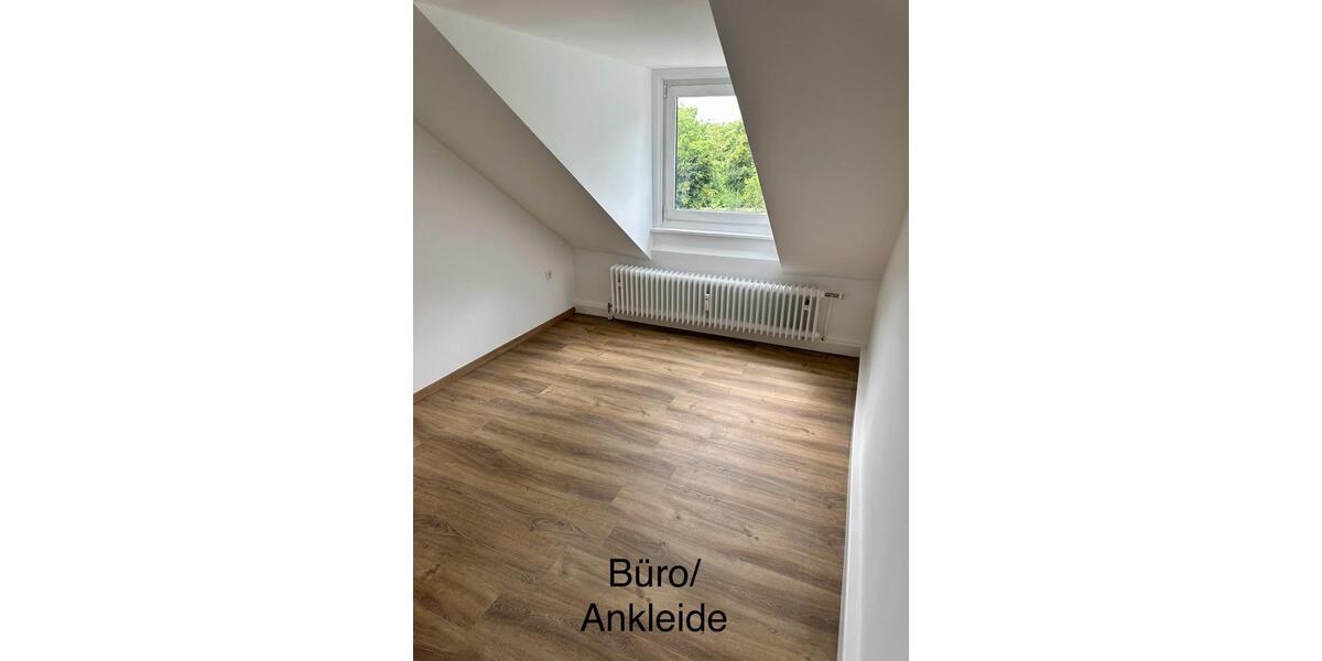 Dachgeschoßwohnung Gelsenkirchen Gelsenkirchen-Nord - 3 Zimmer, 61 m&sup2;, 700&euro; | Angebot:25635942