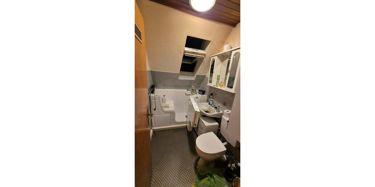 Dachgeschoßwohnung Velbert Pöthen - 2 Zimmer, 57 m&sup2;, 99.000&euro; | Angebot:24747227