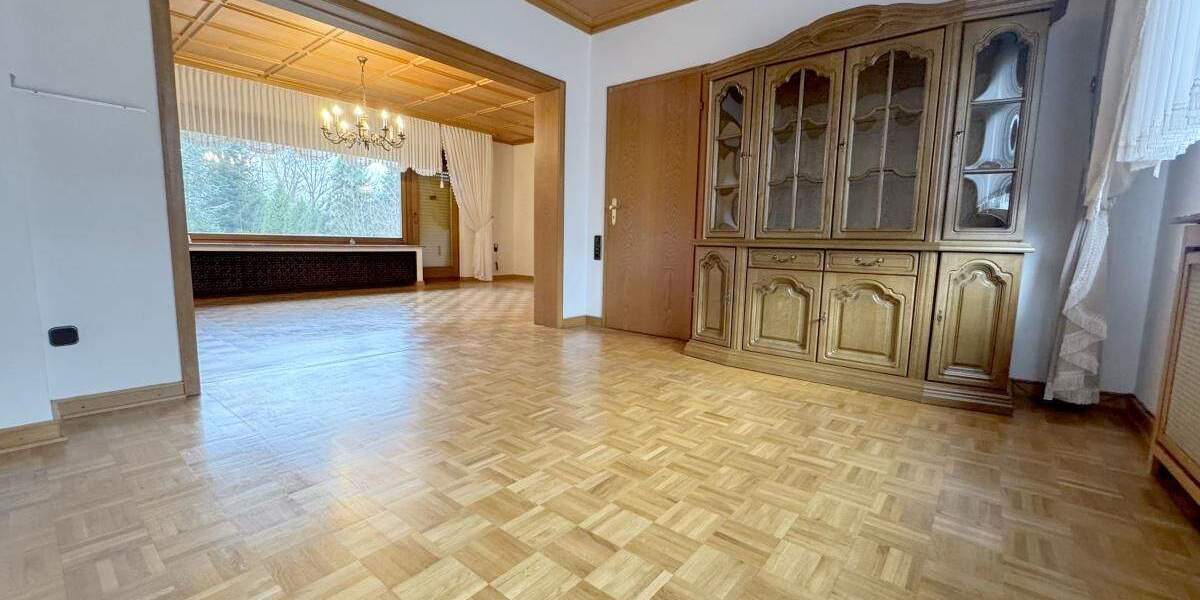 Mehrfamilienhaus, Wohnhaus Oberhausen Sterkrade-Nord - 9 Zimmer, 254 m&sup2;, 759.000&euro; | Angebot:25709919