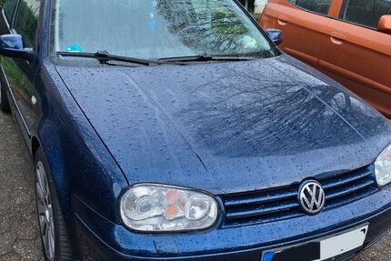 VW Golf 110.000 km 4.500 &euro; Düsseldorf 40629