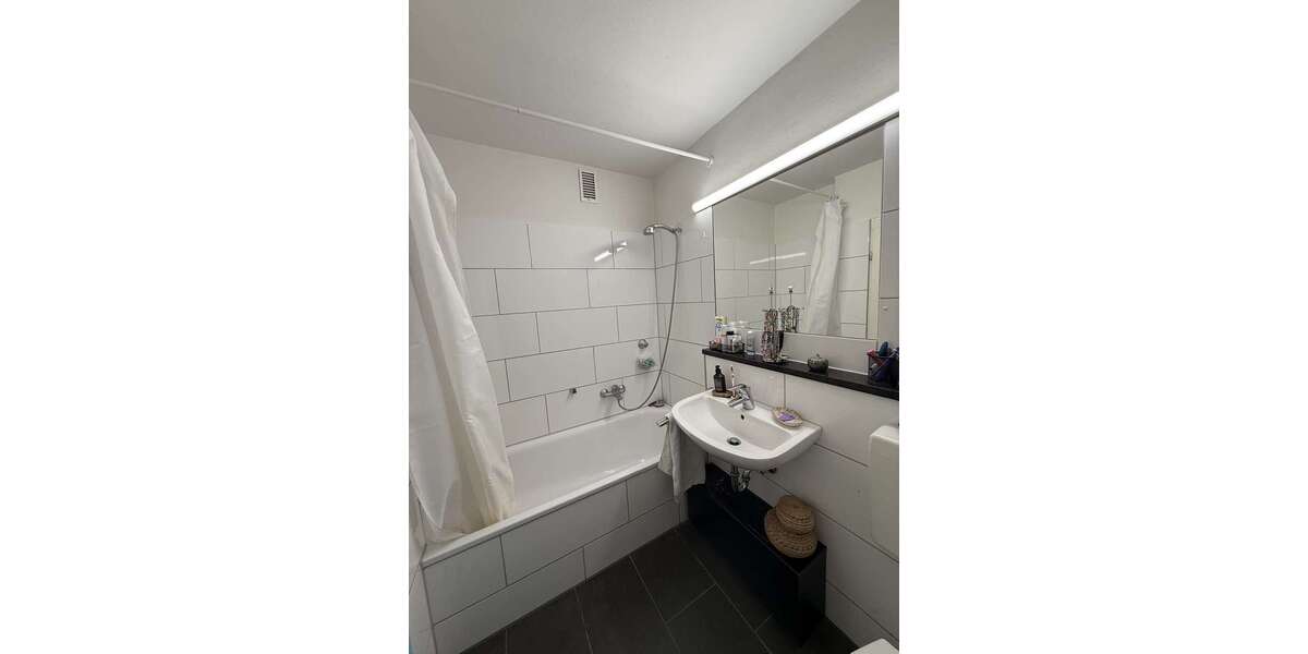 Etagenwohnung Düsseldorf Stadtbezirk 3 - 1 Zimmer, 27 m&sup2;, 420&euro; | Angebot:25338808