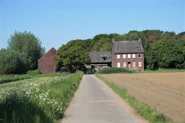 Haus zum Kaufen in Willich 980.000 € 250 m²