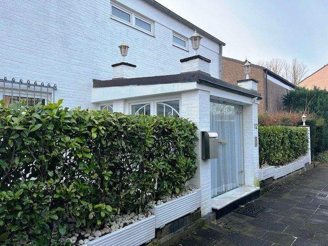 Einfamilienhaus Neuss Weissenberg - 6 Zimmer, 164 m&sup2;, 215.000&euro; | Angebot:25051272