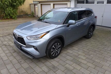 Toyota Highlander 124.785 km 41.750 &euro; Gladbeck 45968