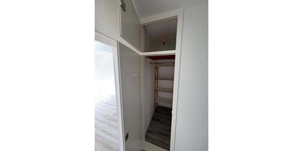 Etagenwohnung Duisburg Mittelmeiderich - 1 Zimmer, 38 m&sup2;, 417&euro; | Angebot:26346336
