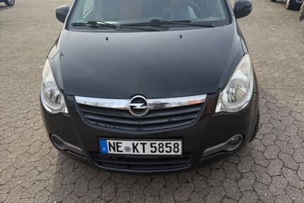 Opel Agila 131.000 km 2.700 &euro; Meerbusch 40667