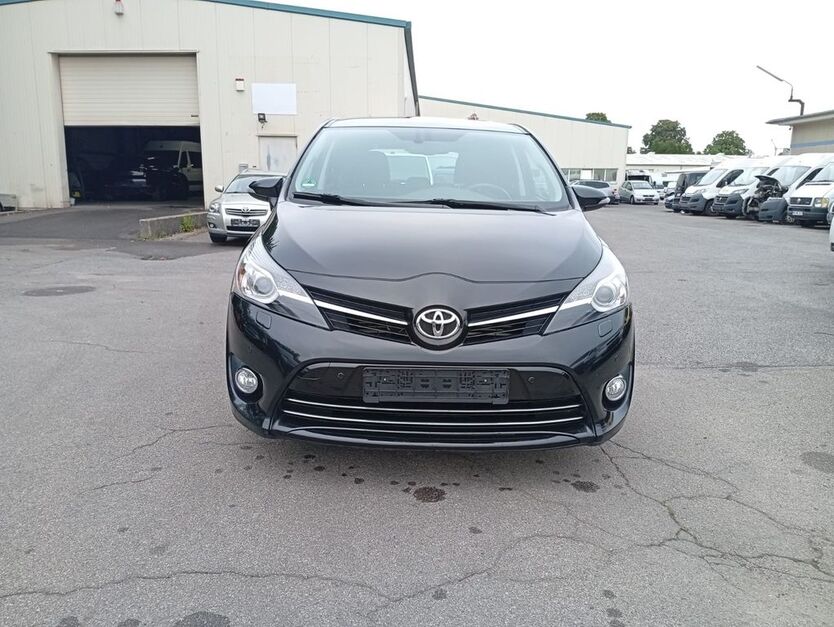 Toyota Verso 169.000 km 8.900 € Mönchengladbach 41065