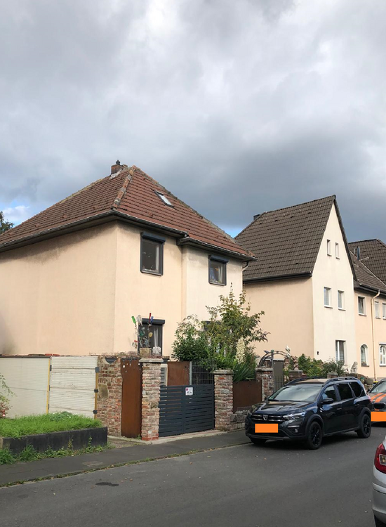 Haus zum Kaufen in Duisburg 350.000 € 189 m²