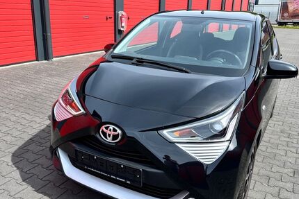 Toyota Aygo (X) 29.476 km 11.000 &euro; Oberhausen 46145