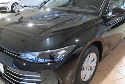 VW Passat 8.400 km 49.945 € Neuss 41469