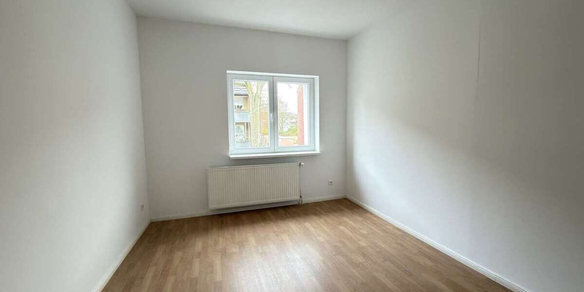 Exklusives Investment: Kernsaniertes Mehrfamilienhaus mit Balkon und Terrasse - Mehrfamilienhaus, Wohnhaus Gelsenkirchen Gelsenkirchen-West | Angebot:25751689