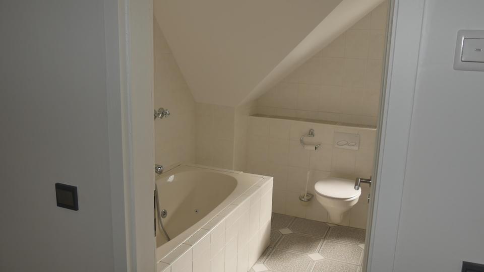 Einfamilienhaus Ratingen Homberg - 6.5 Zimmer, 145 m&sup2;, 2.025&euro; | Angebot:26162644