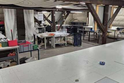 Halle in Krefeld 995 €