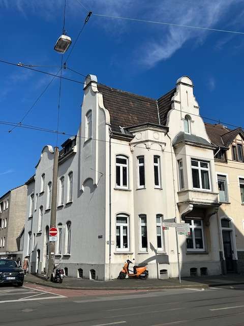 Haus zum Kaufen in Krefeld 698.000 € 372 m²