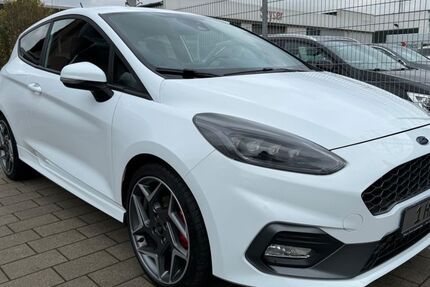 Ford Fiesta 12.100 km 21.980 € Oberhausen 46149