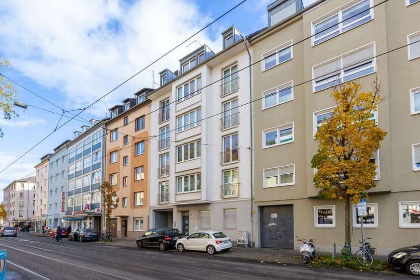 Haus zum Kaufen in Düsseldorf 2.300.000 € 500 m²