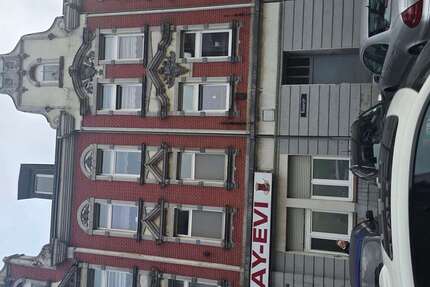 Haus zum Kaufen in Duisburg 280.000 € 346.95 m² 12 zimmer