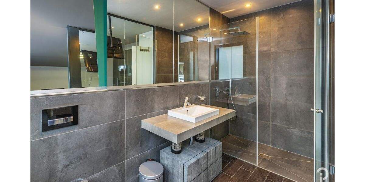 Etagenwohnung Düsseldorf Oberkassel - 3 Zimmer, 130 m&sup2;, 2.900&euro; | Angebot:25287976