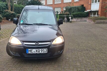 Opel Combo 241.486 km 2.900 &euro; Düsseldorf 40227