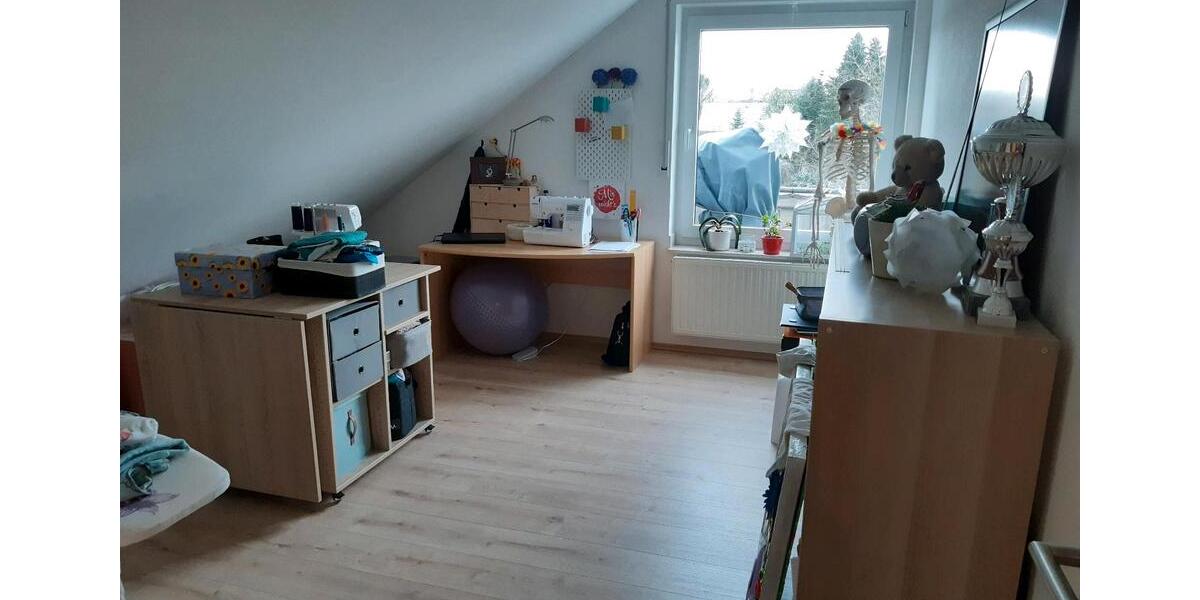 Dachgeschoßwohnung Voerde (Niederrhein) - 3.5 Zimmer, 78 m&sup2;, 795&euro; | Angebot:25625244