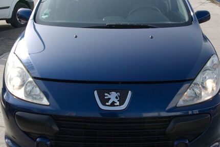Peugeot 307 150.000 km 2.300 &euro; Bottrop 46242