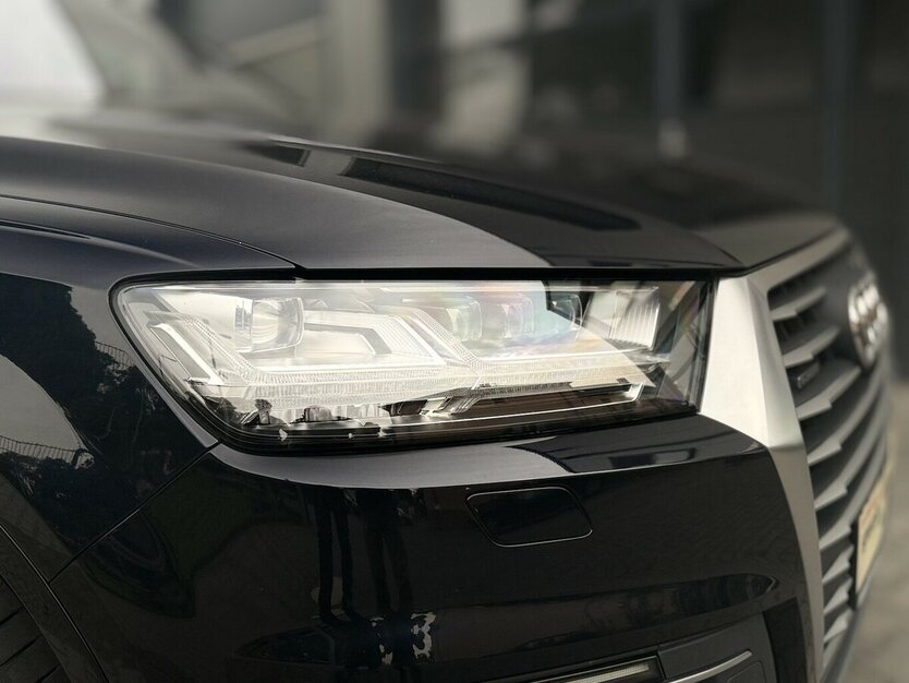 Audi Q7 3.0 TDI e-tron quattro / Panorama / Kamera 179.000 km 31.500 € Mönchengladbach 41066