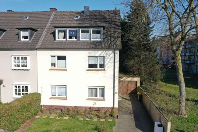 Haus zum Kaufen in Gelsenkirchen Ückendorf 450.000 € 173 m²