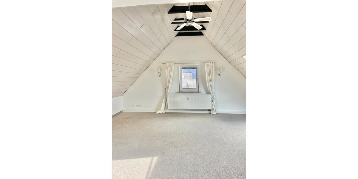 Dachgeschoßwohnung Düsseldorf Stadtbezirk 3 - 1 Zimmer, 45 m&sup2;, 530&euro; | Angebot:24982486