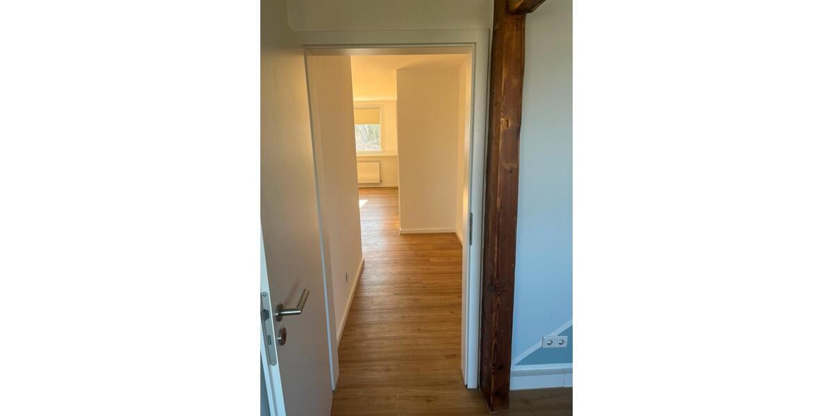 Dachgeschoßwohnung Oberhausen Alsfeld - 2.5 Zimmer, 86 m&sup2;, 845&euro; | Angebot:25641567