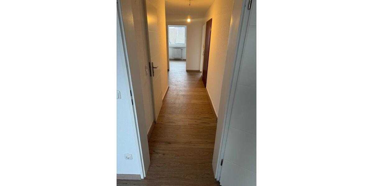 Dachgeschoßwohnung Duisburg Walsum - 3.5 Zimmer, 72 m&sup2;, 400&euro; | Angebot:24955912