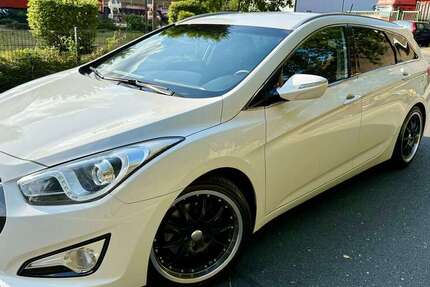 Hyundai i40 91.400 km 8.990 &euro; Oberhausen 46045