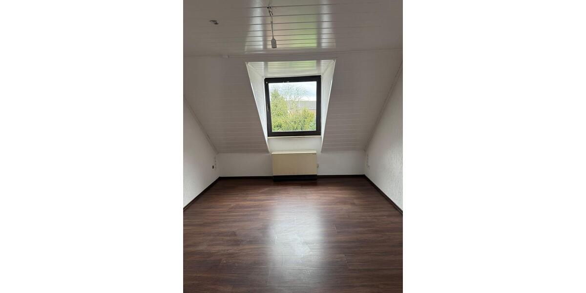 Dachgeschoßwohnung Bottrop Batenbrock - 3 Zimmer, 62 m&sup2;, 750&euro; | Angebot:25056413