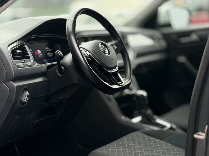 VW T-Roc R-line*IQ*Pano*Kamera*Virtual*AHK 45.000 km 25.390 € Mönchengladbach 41066