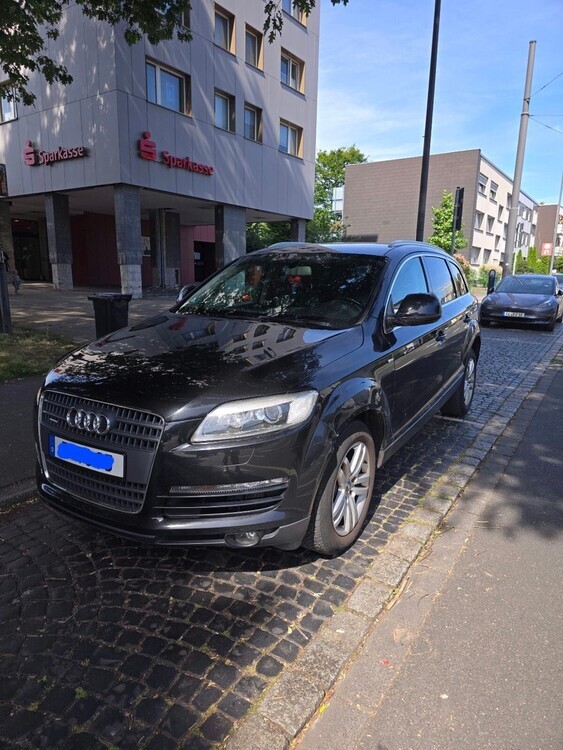 Audi Q 7 238.600 km 9.900 € Essen 45121