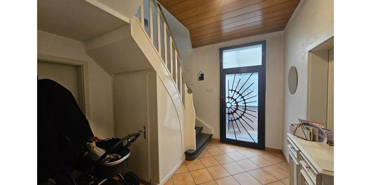 Einfamilienhaus Rheinberg - 7 Zimmer, 167 m&sup2;, 1.650&euro; | Angebot:25172575