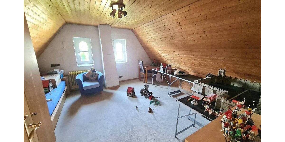 Einfamilienhaus Duisburg Hochemmerich - 9 Zimmer, 220 m&sup2;, 657.000&euro; | Angebot:26900580