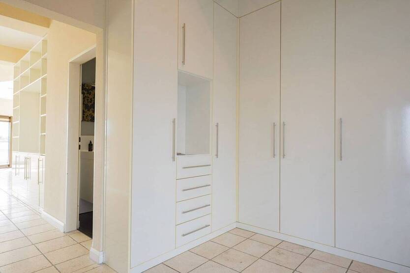 Randgebiet Düsseldorf: Wunderschöne 2,5 Zimmer-Penthousewohnung mit umlaufender Dachterrasse! 2 zimmer