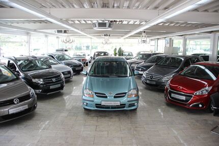 Nissan Almera 170.000 km 1.990 € Essen 45356